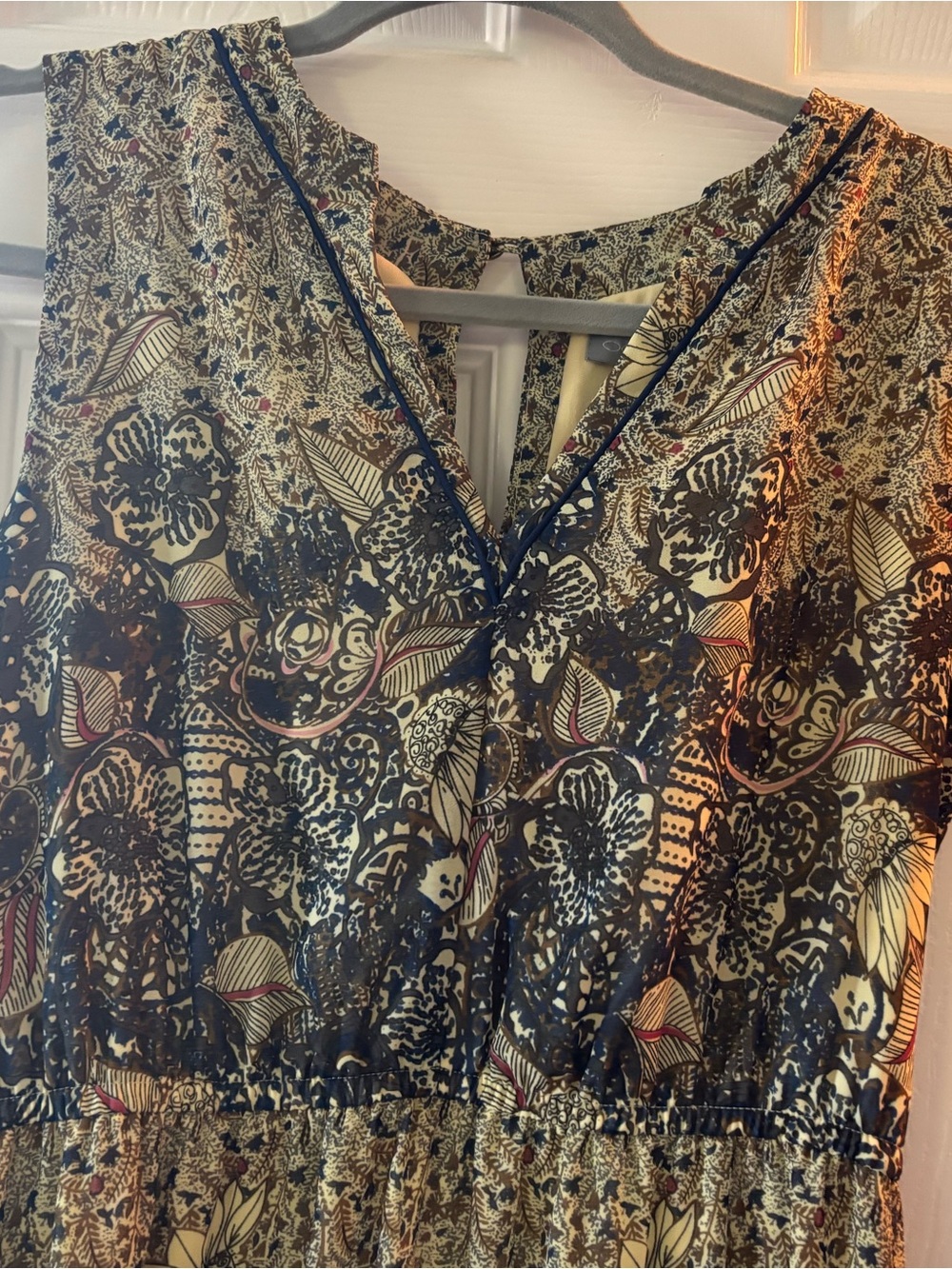 Beautiful Octavia 
Maxi Dress, fits petite- 5’3” and under!